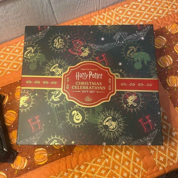 Harry Potter: Christmas Celebrations Gift Set - Picture 3 of 7